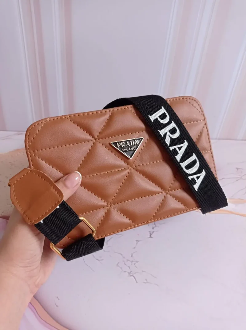 bolso cajita prada caramelo