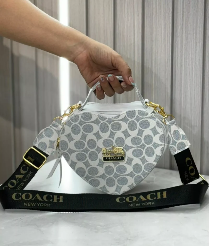 bolso corazon coach