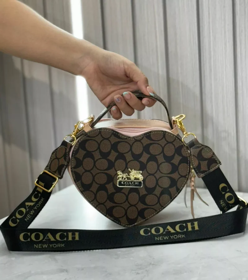 bolso corazon coach