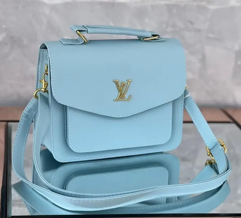 bolso cajita LV UVE azul claro